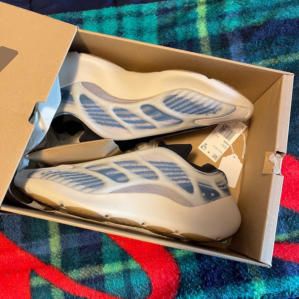 Yeezy 700 v3 kyanite